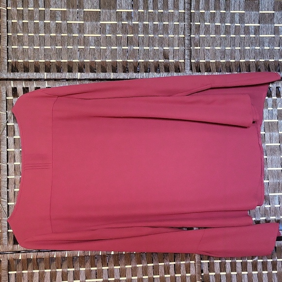 White House Black Market Long Sleeve Burgundy Top - Picture 4 of 7